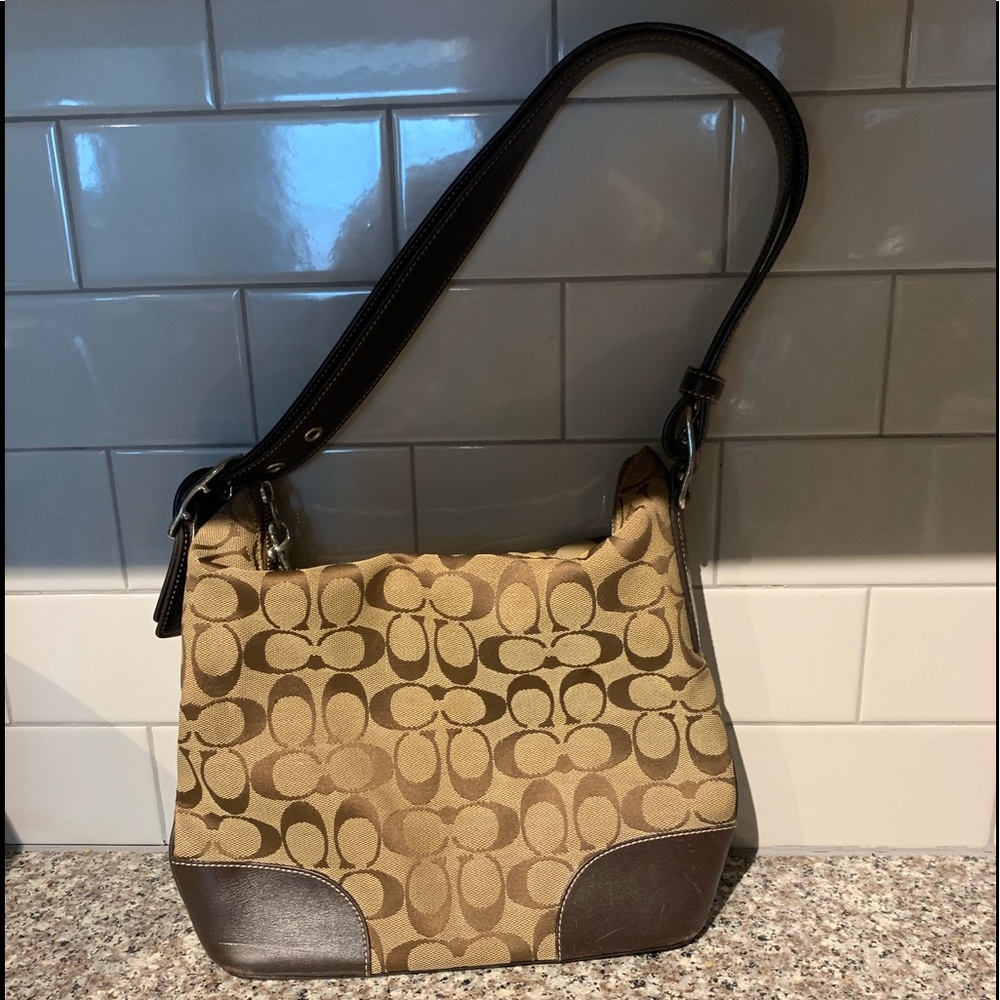 Coach signature pattern bag
